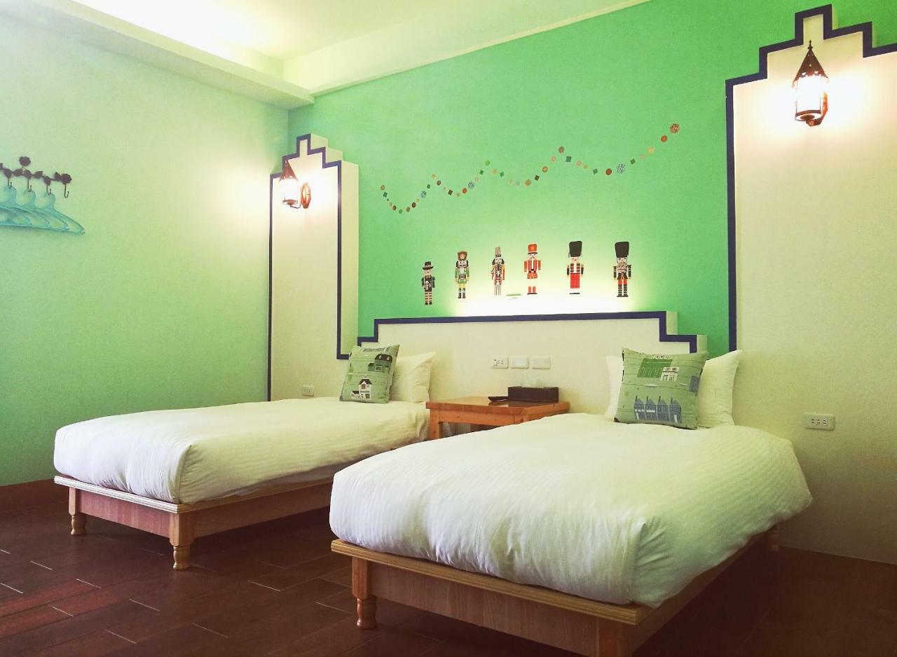Love Ocean & Happy Bay Homestay 東港 エクステリア 写真