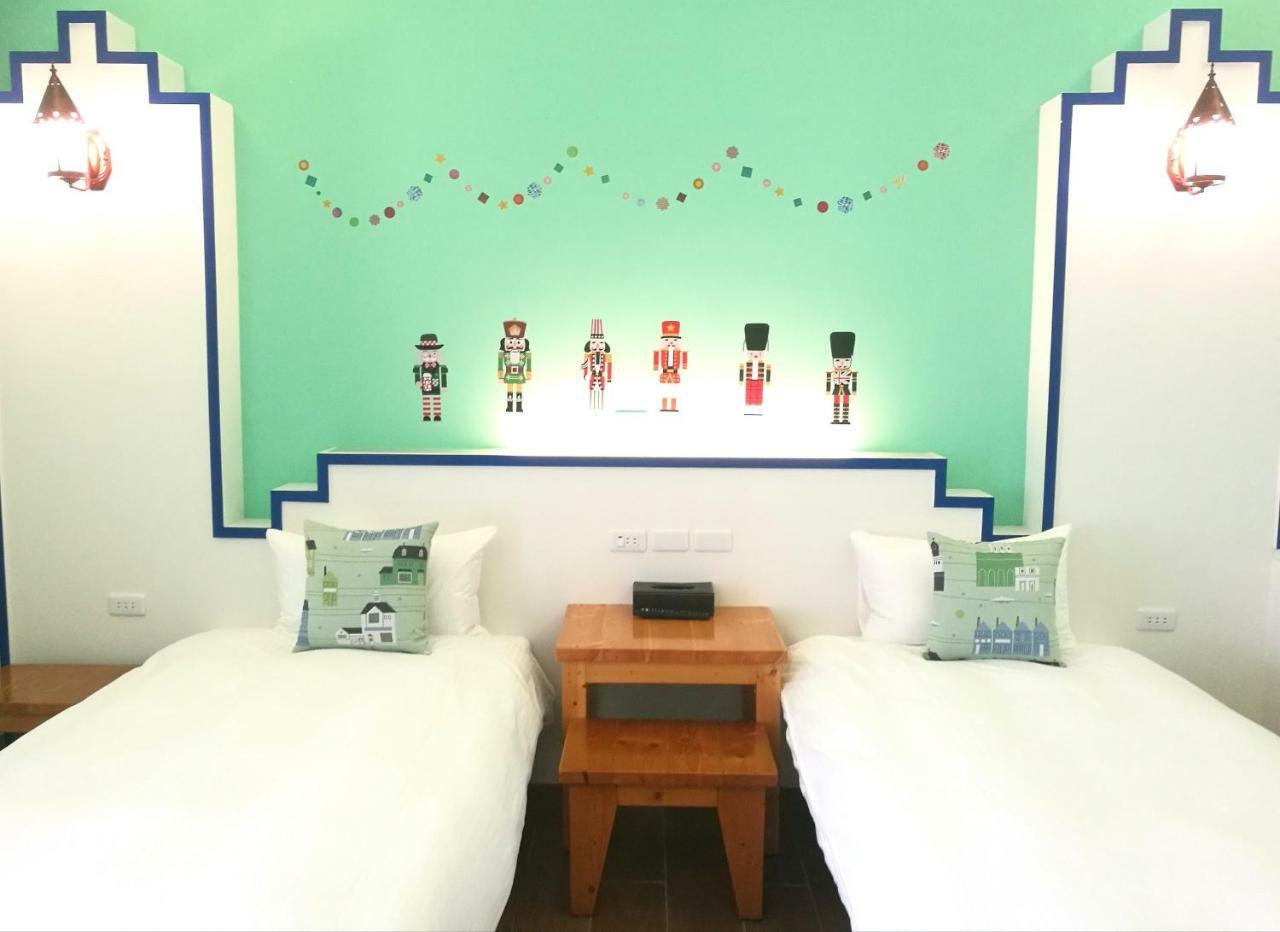 Love Ocean & Happy Bay Homestay 東港 エクステリア 写真