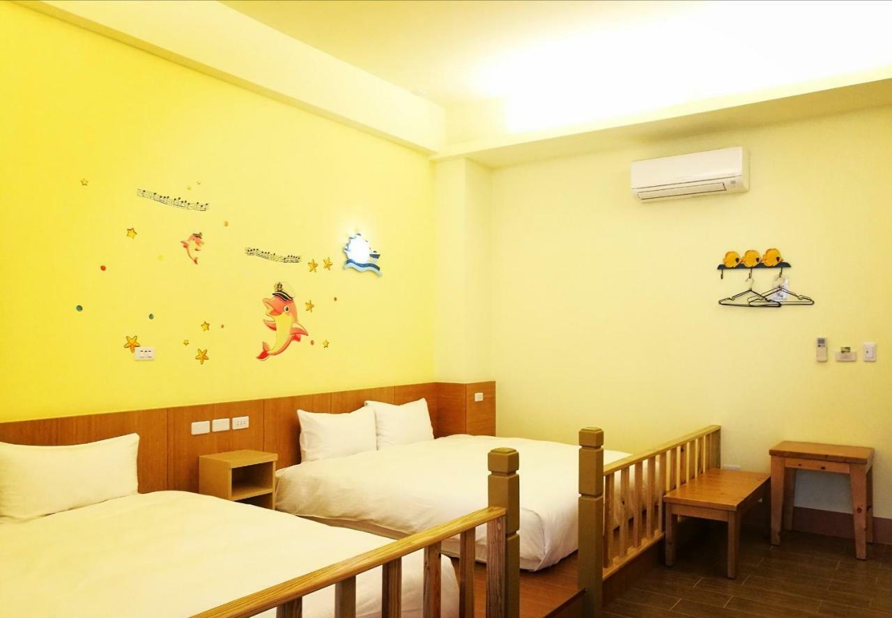 Love Ocean & Happy Bay Homestay 東港 エクステリア 写真