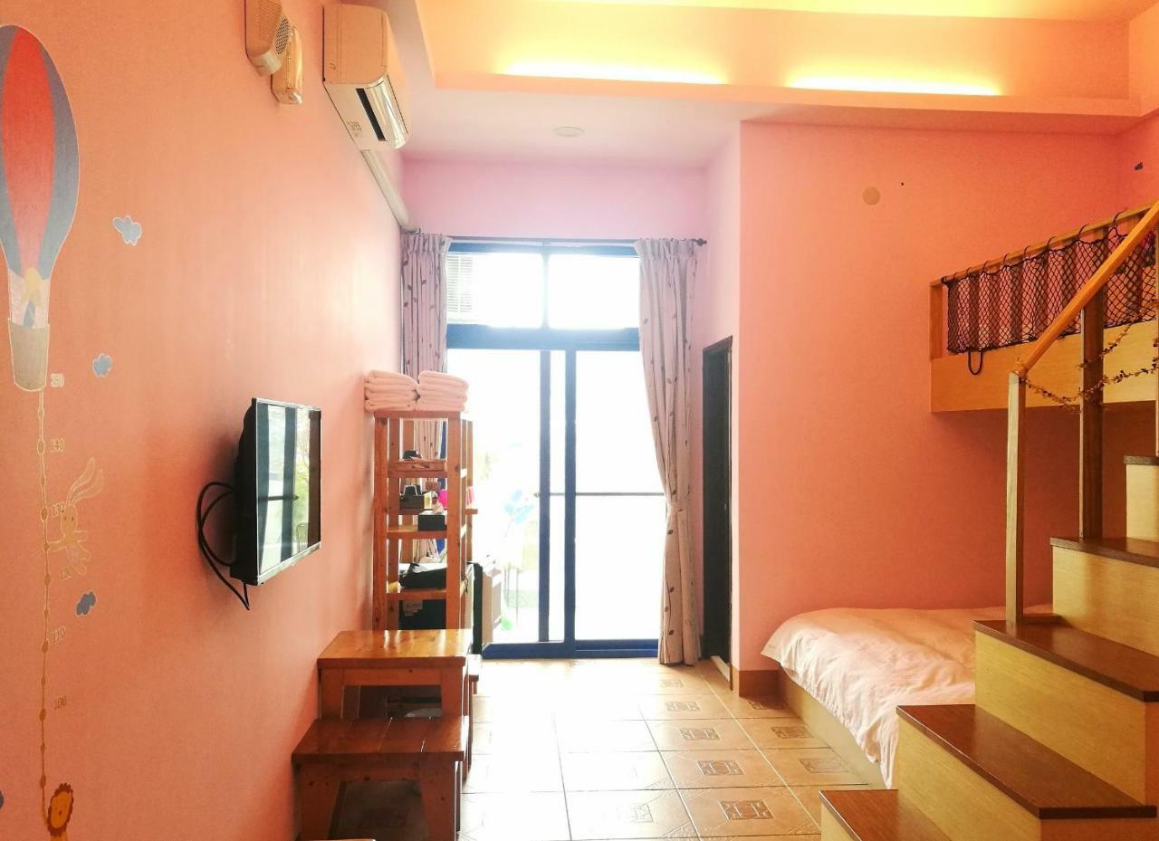 Love Ocean & Happy Bay Homestay 東港 エクステリア 写真