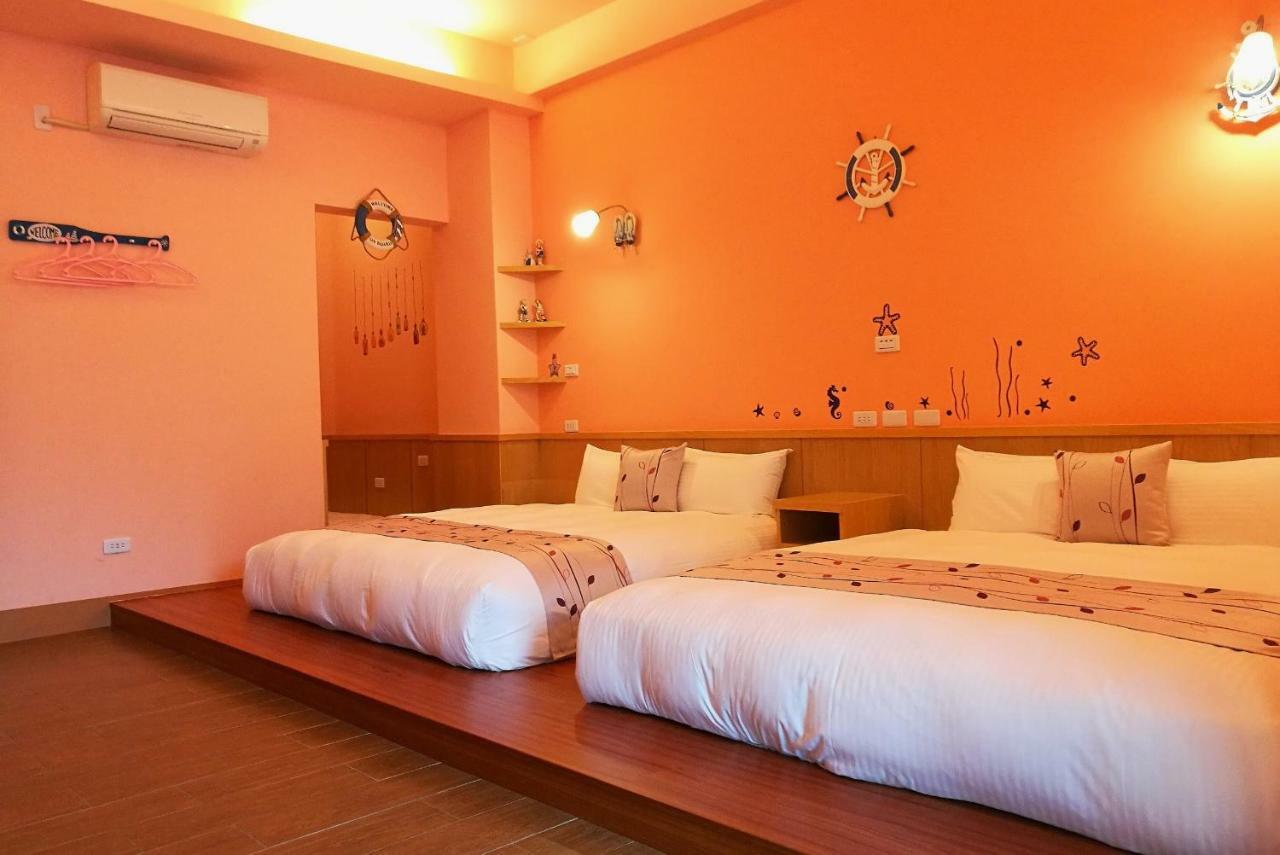 Love Ocean & Happy Bay Homestay 東港 エクステリア 写真