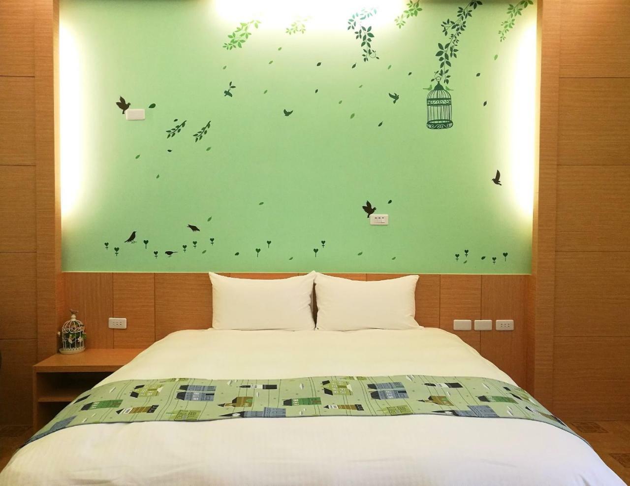 Love Ocean & Happy Bay Homestay 東港 エクステリア 写真