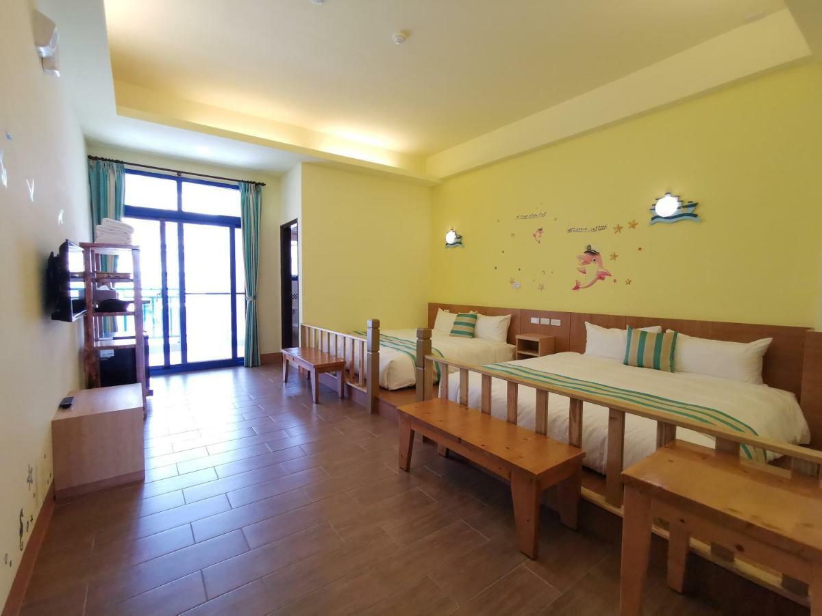 Love Ocean & Happy Bay Homestay 東港 エクステリア 写真