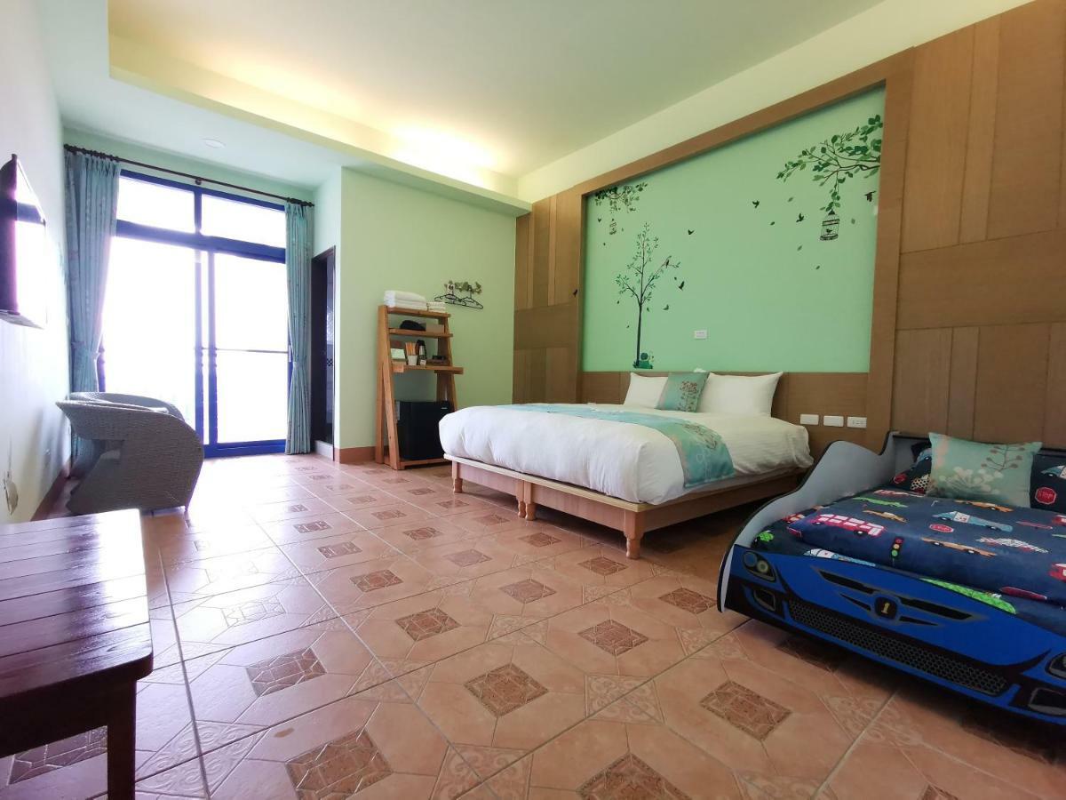 Love Ocean & Happy Bay Homestay 東港 エクステリア 写真