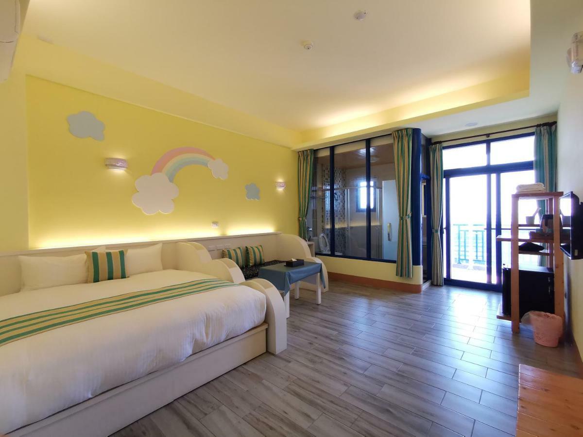 Love Ocean & Happy Bay Homestay 東港 エクステリア 写真
